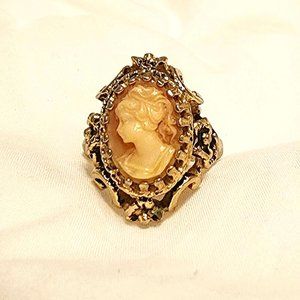 18K HGE karatclad vintage ornate ring size 7
